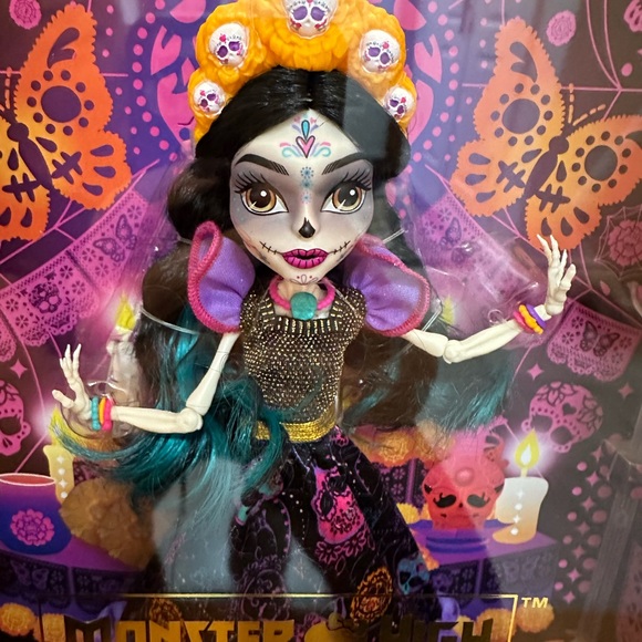 NWT MONSTER HIGH HOWLIDAY SKELETA CALAVERAS DIA DE MUERTOS - Picture 4 of 4